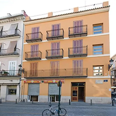 Moderno En La Plaza Del Tossal